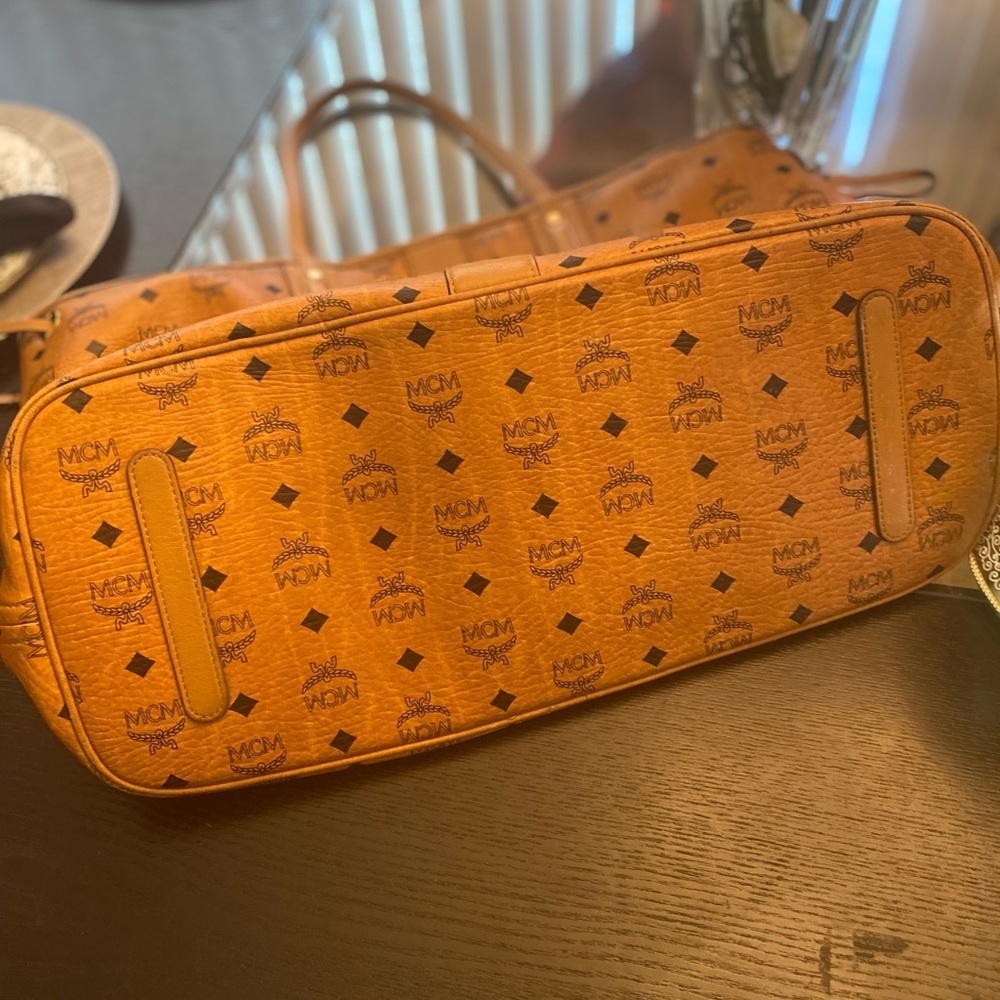 3 Piece Sale ๐MCM Tote Handbag Wallet - Picture 8 of 16